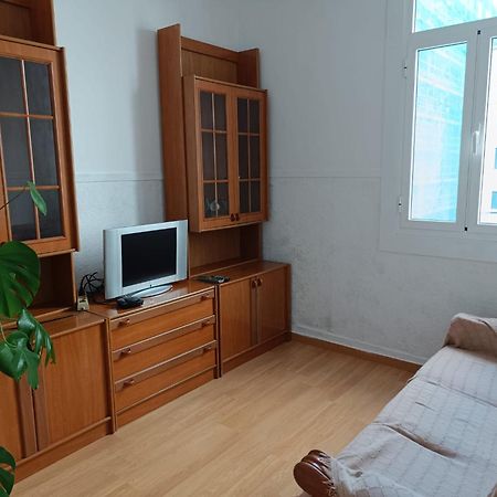 Piso Antiguo, Muebles Viejos, Muy Sencillo, Alquilado En Invierno A Estudiantes, Sin Ascensor, Cocina Antigua A Gas, Edificio Muy Antiguo Apartment โอโกรูญา ภายนอก รูปภาพ