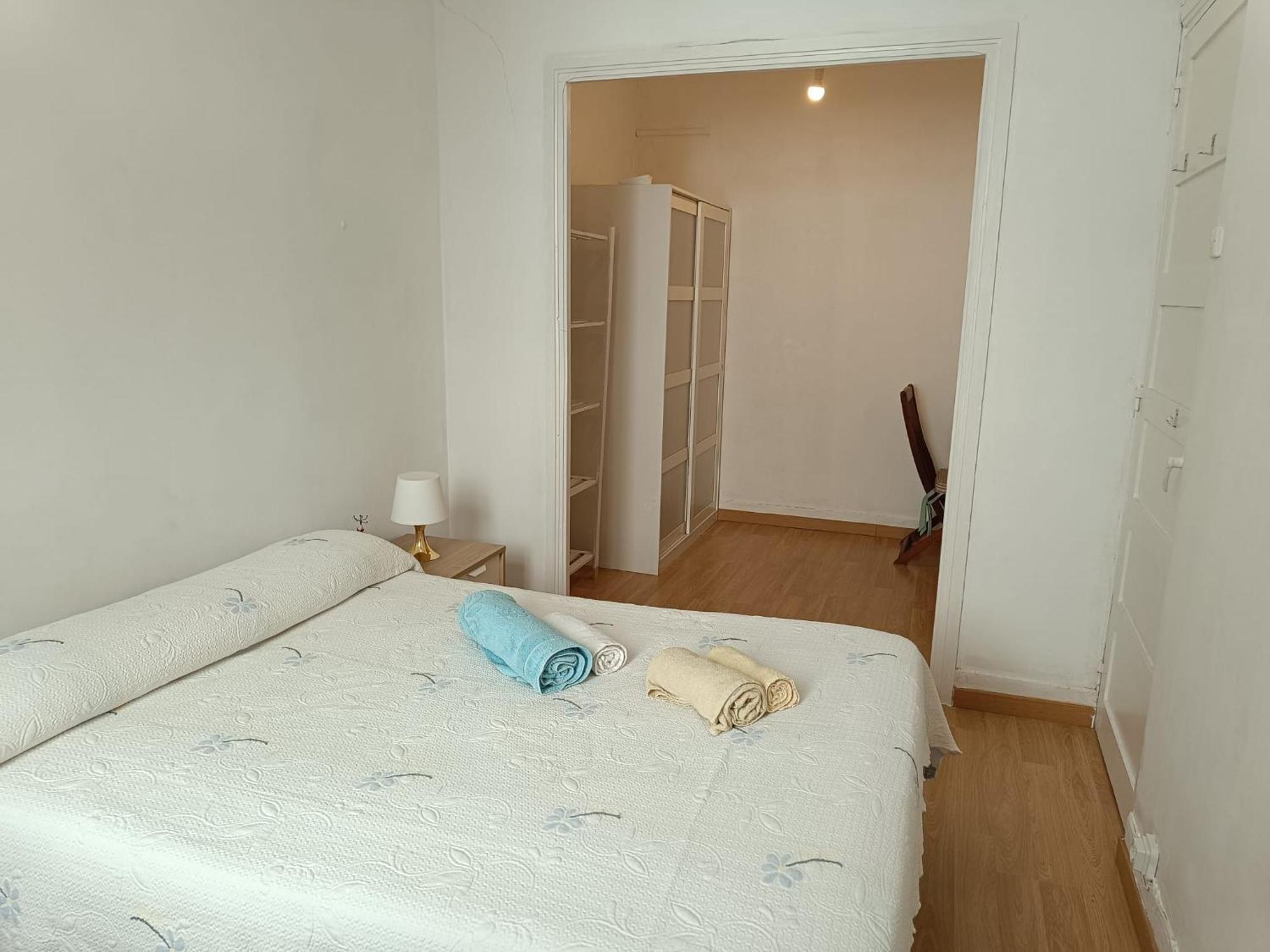 Piso Antiguo, Muebles Viejos, Muy Sencillo, Alquilado En Invierno A Estudiantes, Sin Ascensor, Cocina Antigua A Gas, Edificio Muy Antiguo Apartment โอโกรูญา ภายนอก รูปภาพ