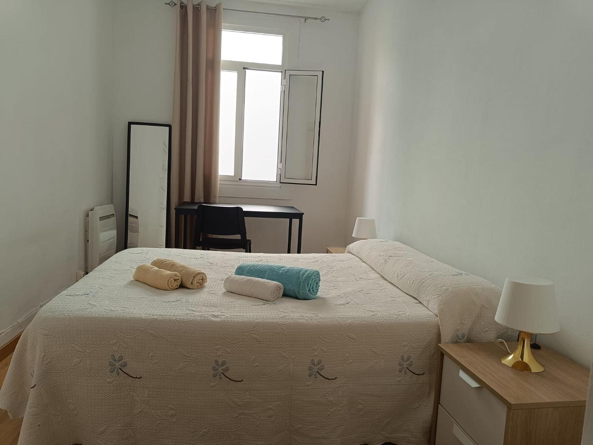 Piso Antiguo, Muebles Viejos, Muy Sencillo, Alquilado En Invierno A Estudiantes, Sin Ascensor, Cocina Antigua A Gas, Edificio Muy Antiguo Apartment โอโกรูญา ภายนอก รูปภาพ